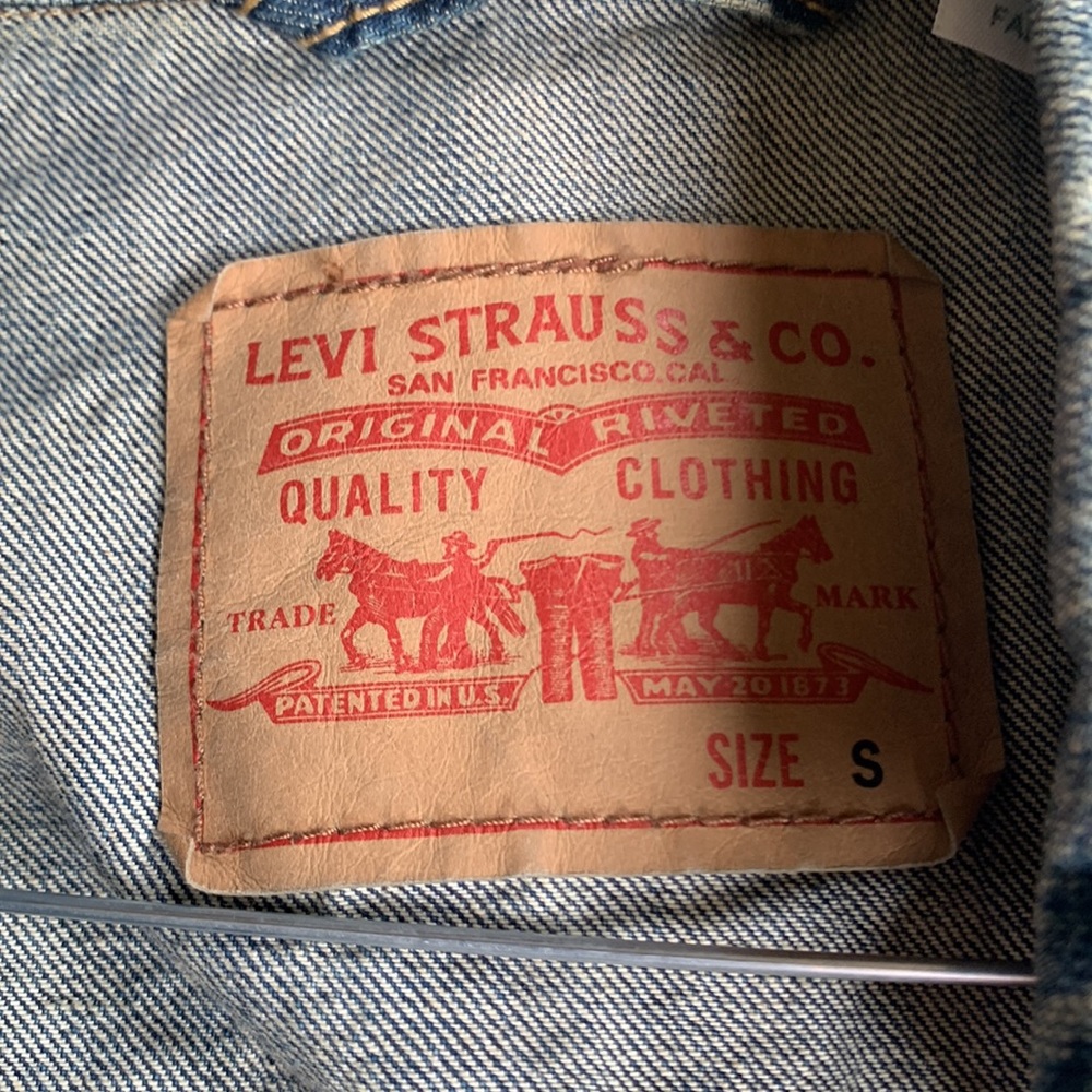 Levi’s Jean Jacket - image 7